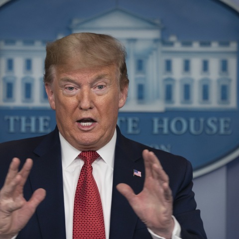 «Ξεσπάθωσε» ο πρόεδρος των ΗΠΑ μετά την αναθεώρηση του αριθμού των νεκρών στην Κίνα