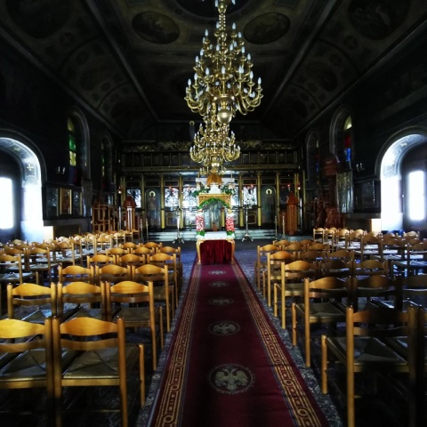 Επεισόδια με πιστούς έξω από εκκλησία στον Κορυδαλλό