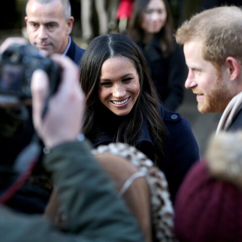 Φορώντας γάντια και μάσκα, ο πρίγκιπας Χάρι και η Μέγκαν Μαρκλ διένειμαν γεύματα σε ασθενείς στο Λος Άντζελες