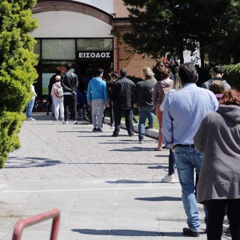 Ουρές στα σούπερ μάρκετ, παρατείνεται το ωράριο 