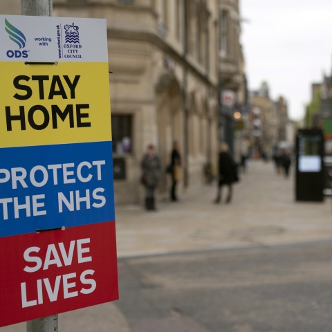 847 θάνατοι από τον κορωνοϊό καταγράφονται πλέον στη Μεγάλη Βρετανία, ενώ ο συνολικός αριθμός των θυμάτων έφτασε τους 14.576 