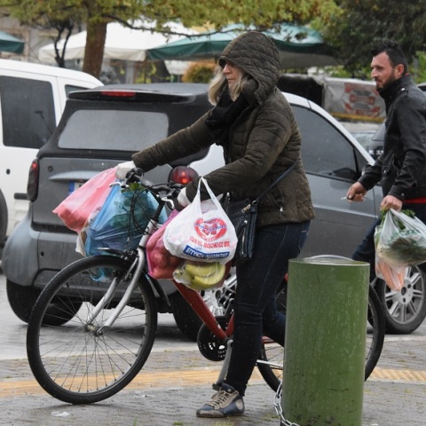 Τα μαγαζιά που θα λειτουργήσουν τις ημέρες του Πάσχα