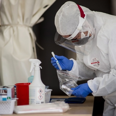 Πάνω από 2.500.000 κρούσματα κορωνοϊού στον κόσμο