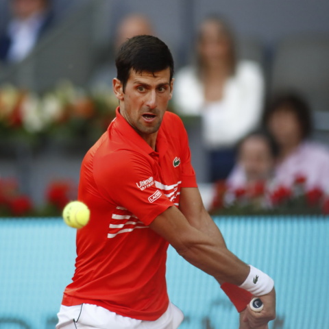 Το πραγματικό πρόβλημα δεν είναι το ότι ο Τζόκοβιτς λέει βλακείες