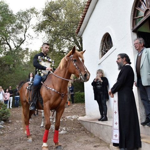 Tο έθιμο των καβαλάρηδων του Αη Γιώργη στην Πρέβεζα-Φωτογραφία Αρχείου