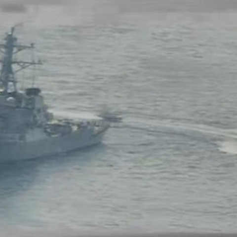 Εντολή για καταστροφή σκαφών του Ιράν που ενοχλούν αμερικανικά πολεμικά πλοία