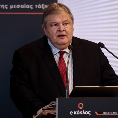 Ο Ευάγγελος Βενιζέλος μιλά σε εκδήλωση του Κύκλου Ιδεών