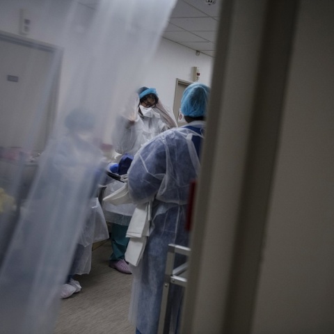 516 νεκροί σε ένα 24ωρο στη Γαλλία λόγω κορωνοϊού