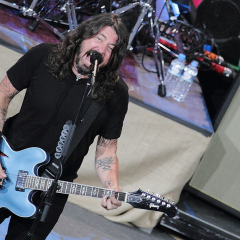 Στιγμιότυπο από συναυλία την συναυλία των Foo Fighers στο Ηρώδειο