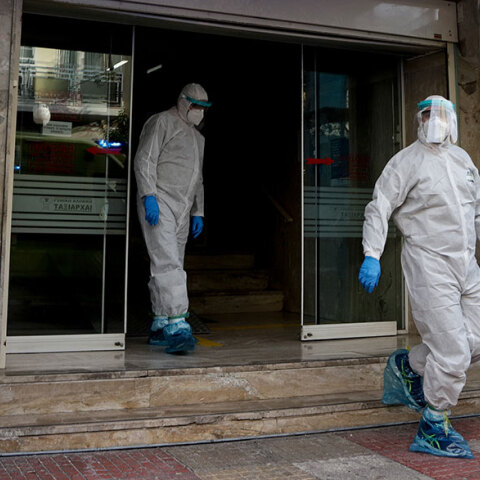 Τσιόδρας σε νεφροπαθείς στην κλινική του Περιστερίου: «Είμαστε εδώ για εσάς»