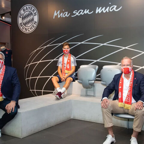 Μάσκες για τον κορωνοϊό στα χρώματα της Μπάγερν Μονάχου