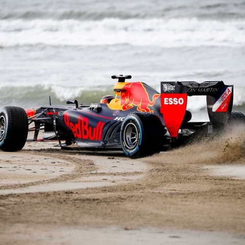 Ξεκινά τον Ιούλιο η φόρμουλα 1