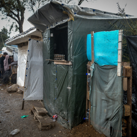 Ελεύθερος ο άνδρας που πυροβόλησε πρόσφυγες στη Λέσβο