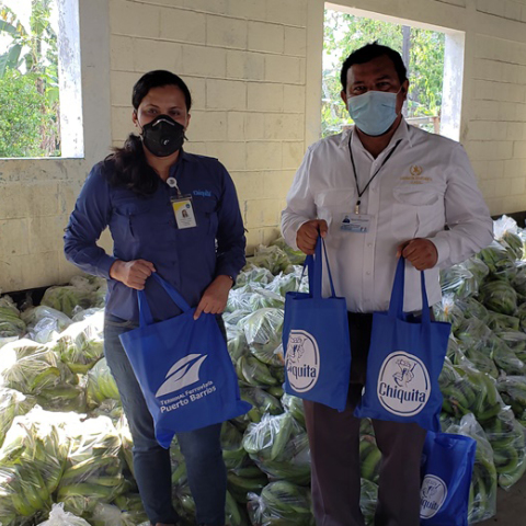 H Chiquita δωρίζει πάνω από 1.500.000 μπανάνες και προμήθειες