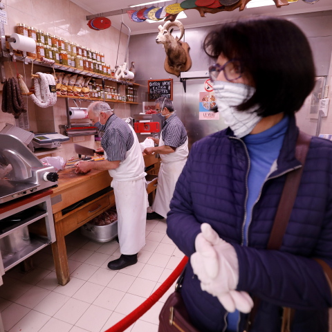 Κορωνοϊός: Ακόμη 367 νεκροί στη Γαλλία 