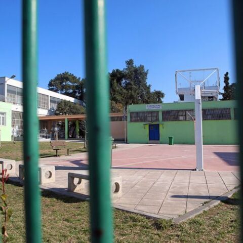 Ανοίγουν τα σχολεία