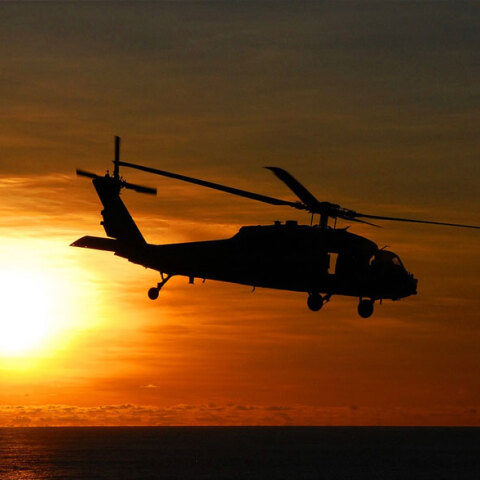 Συνεχίζονται οι έρευνες για τους 5 αγνοούμενος μετά τη συντριβή ελικοπτέρου του ΝΑΤΟ δυτικά της Κεφαλονιάς