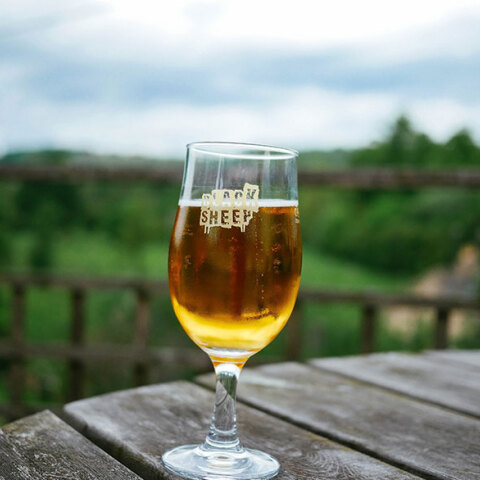 Κορωνοϊός, Γείτονες