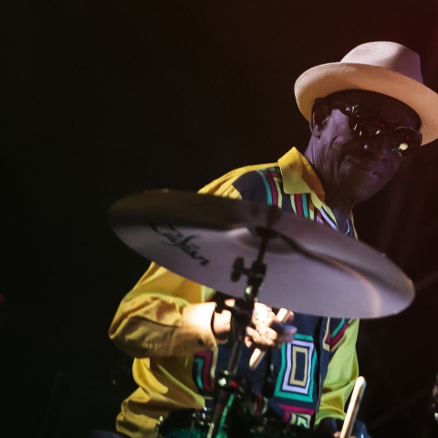 Ο ντράμερ Τόνι Άλεν 