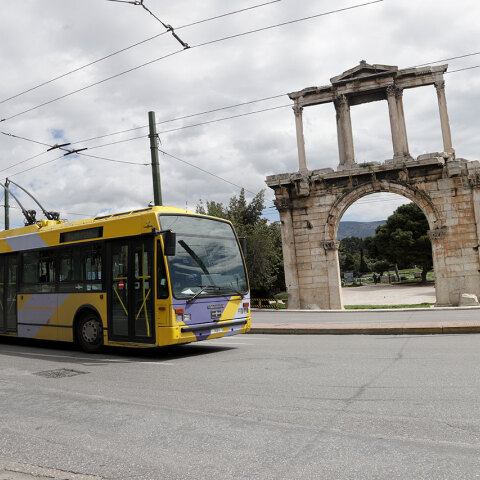 Ξεκινά τη Δευτέρα 4 Μαΐου 2020 η άρση των μέτρων για τον κορωνοϊό - Προειδοποιήσεις από καθηγητή του ΕΚΠΑ
