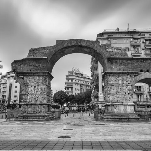 Ο Ηλίας Κουτσούκος στέλνει ένα διήγημα γεμάτο από άδεια Εγνατία