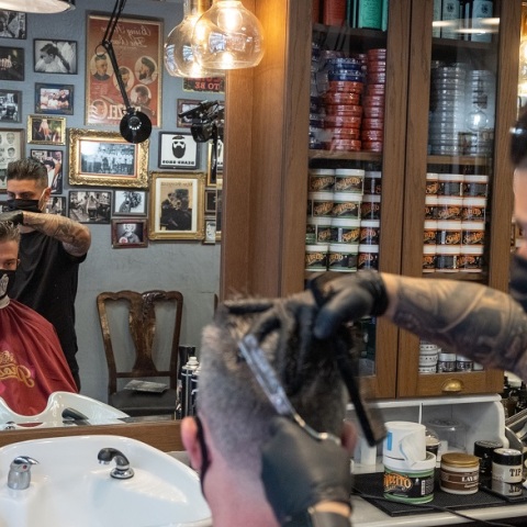 Άνοιξαν και πάλι τα κομμωτήρια στη Θεσσαλονίκη