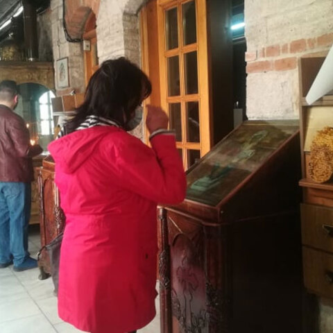 Κοζάνη: Αρκετοί ήταν οι πιστοί που πήγαν στις εκκλησίες την πρώτη ημέρα άρσης των μέτρων για τον κορωνοϊό/© kozanimedia