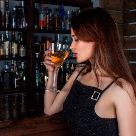 Κορωνοϊός - Άρση μέτρων: Πότε θέλουν οι Έλληνες να ανοίξουν τα μπαρ