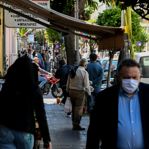 Τα 800 ευρώ για το Μάιο ζητούν 4 κλάδοι επιστημόνων 