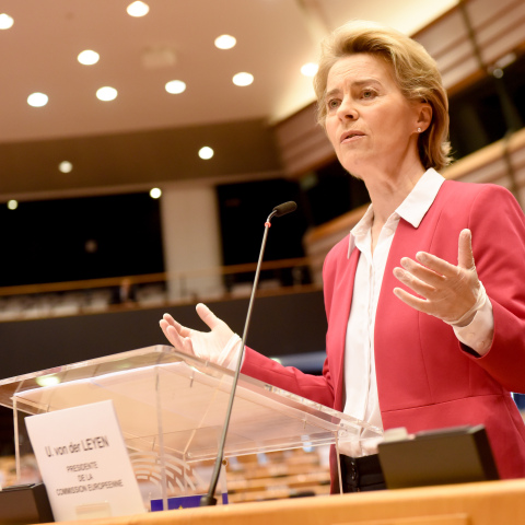 ΥΠΟΙΚ: Οι λάθος εκτιμήσεις της Κομισιόν για την ύφεση 