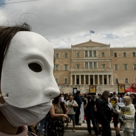 Συγκέντρωση διαμαρτυρίας καλλιτεχνών στο Σύνταγμα