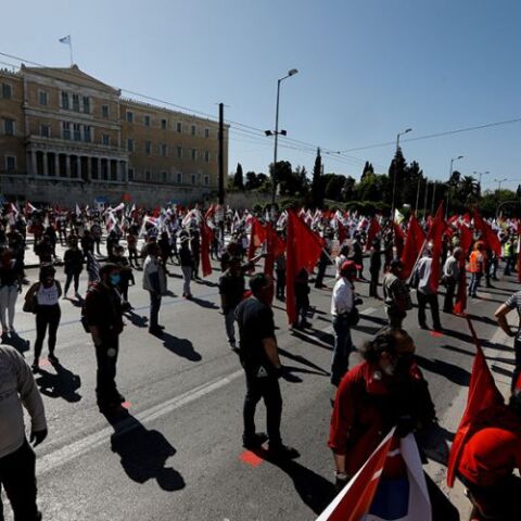 Συγκέντρωση και πορεία του ΠΑΜΕ την Πρωτομαγιά με αποστάσεις