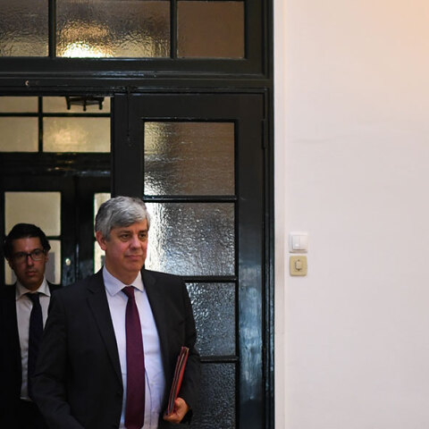 Συμφωνία στο Eurogroup για κορωνο-δάνεια: Τα καλά νέα ανακοίνωσε ο πρόεδρος Μάριο Σεντένο