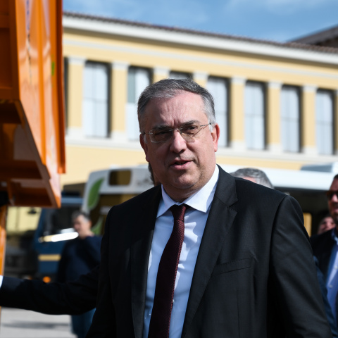 Επιστρέφει από Δευτέρα το 70% των δημοσίων υπαλλήλων 