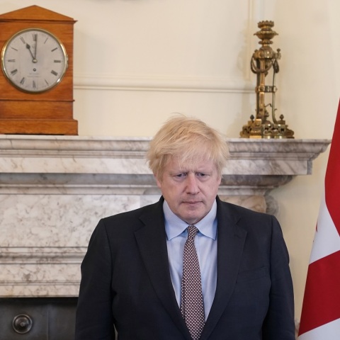 Υποχρεωτική καραντίνα 14 ημερών στους περισσότερους ταξιδιώτες που φτάνουν στη χώρα από το εξωτερικό σχεδιάζει η κυβέρνηση της Μεγάλης Βρετανίας