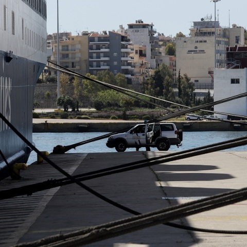 Πτώση ΙΧ στο λιμάνι του Πειραιά