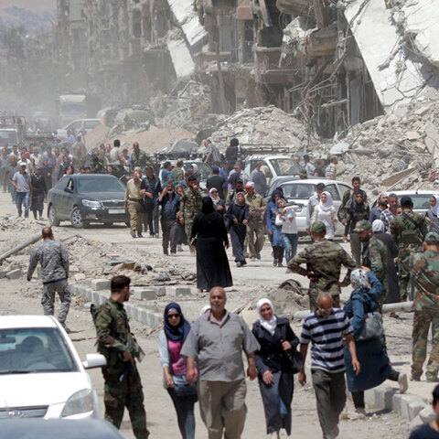 Στη Συρία 9,3 εκατομμύρια άνθρωποι δεν έχουν να φάνε - Μαίνεται ο πόλεμος