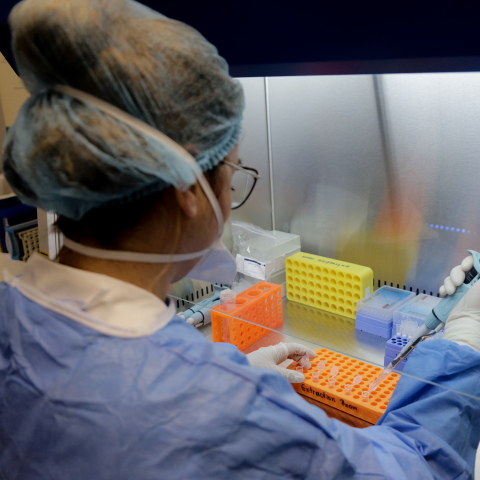 Sanofi: Το εμβόλιο θα φτάσει παντού ταυτόχρονα 