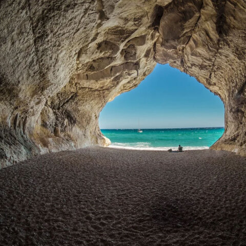 Ιταλία - Κορωνοϊός: Έως και 500 ευρώ σε οικογένειες με εισόδημα έως 40.000 ευρώ για να πάνε διακοπές