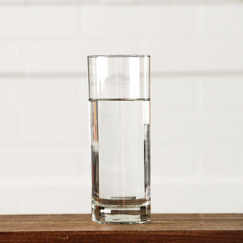 Ποτήρι με νερό