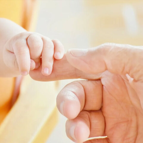 Με κορωνοϊό γεννήθηκε ένα μωρό στη Ρωσία