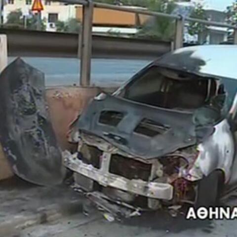 Μπαράζ εμπρησμών τα ξημερώματα στην Αθήνα