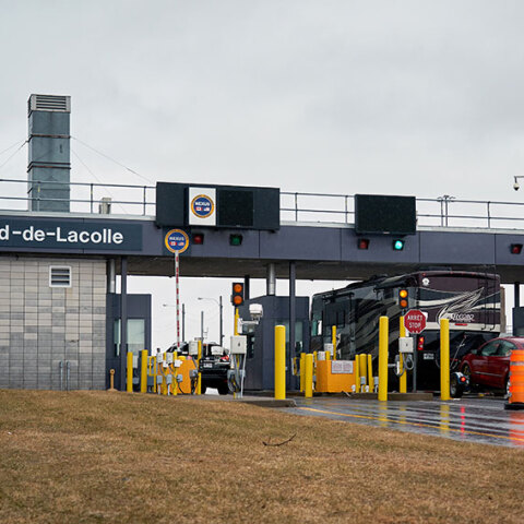 Παραμένουν κλειστά τα σύνορα ΗΠΑ-Καναδά λόγω κορωνοϊού