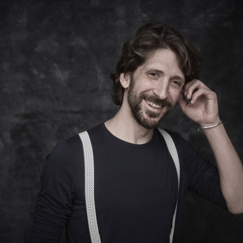 O τραγουδοποιός Alex Sid