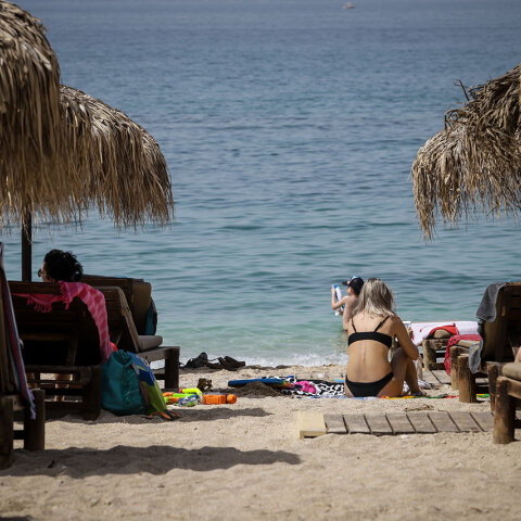 Κορωνοϊός: Ο υπουργός Χάρης Θεοχάρης ανακοίνωσε το σχέδιο «Restart Tourism»