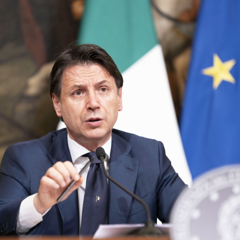 Τζουζέπε Κόντε: Φέτος να κάνουμε διακοπές στη χώρα μας 