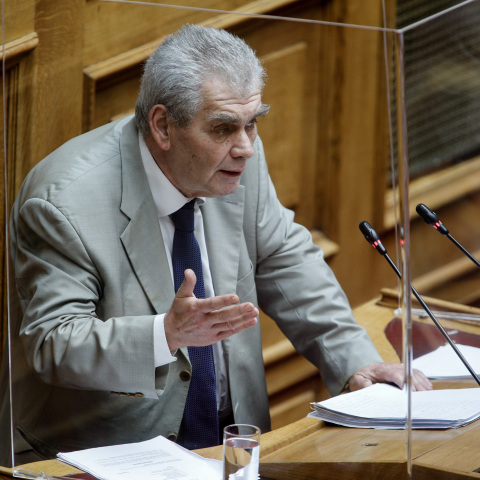 Για νοθεία και εξαναγκασμό κάνει λόγο ο Παπαγγελόπουλος 