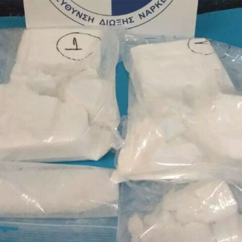 Βρέθηκαν δύο κιλά κοκαΐνη σε πόρτ μπαγκάζ αυτοκινήτου στη Γλυφάδα