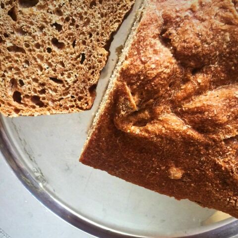 Ψωμί με αλεύρι ολικής άλεσης και κύμινο από τον Δημήτρη Ξανθούλη