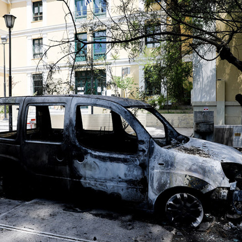 ΕΜΠΡΗΣΜΟΣ ΤΕΣΣΑΡΩΝ ΙΧ ΣΤΗΝ ΕΥΕΛΠΙΔΩΝ